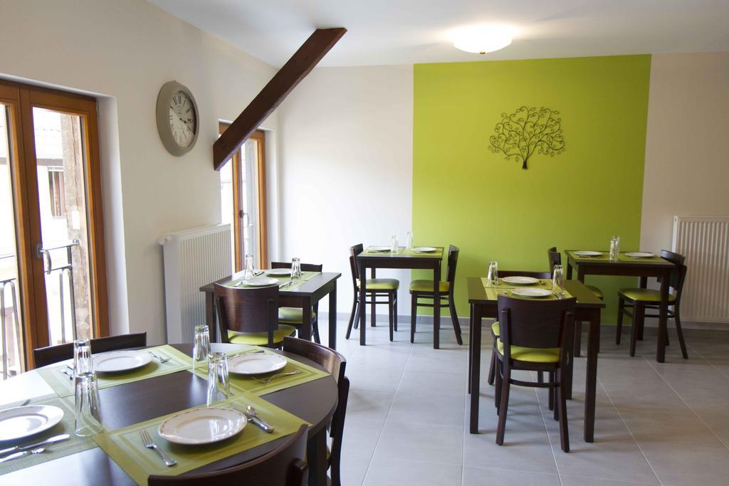 La Griffe à Foin au Restaurant raisin D'or Acomodação com café da manhã Mittelbergheim Exterior foto